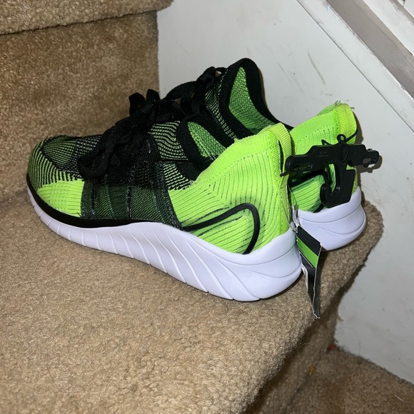 BOYS SHOES SIZE 5 and 6 - Picture 3 of 4